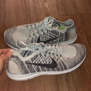 Nike Free 4.0 Flyknit shoes size 10